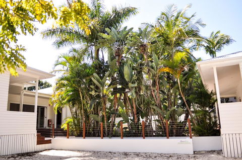 Cove Studios - Accommodation Main Beach 28