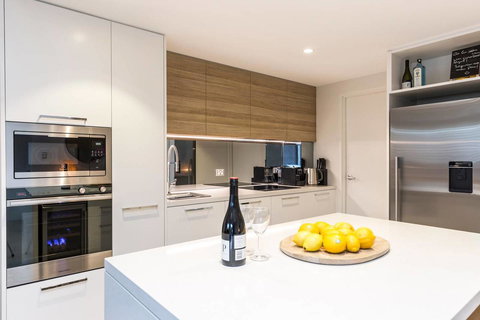 Nobbs Â· Executive 2 Storey Sydney Apartment With Pool - Accommodation Main Beach 3