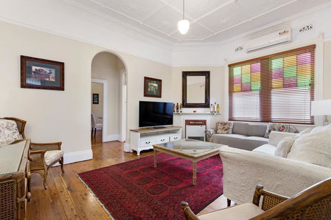 Drummoyne 3 Bedroom Home (62ALE) - Accommodation Main Beach 1