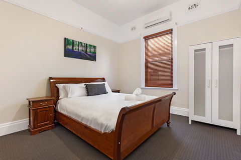 Drummoyne 3 Bedroom Home (62ALE) - Accommodation Main Beach 5
