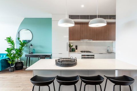 Large Light Luxe 3BDR 2BA Free Parking - Walk To Sydney Uni And RPA - Accommodation Main Beach 5