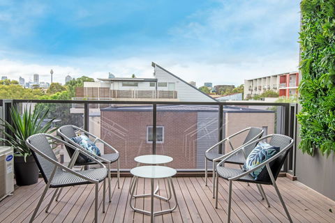 Large Light Luxe 3BDR 2BA Free Parking - Walk To Sydney Uni And RPA - Accommodation Main Beach 4