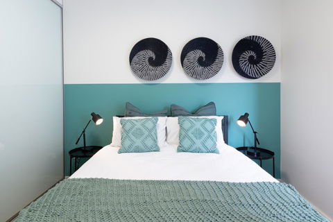 Large Light Luxe 3BDR 2BA Free Parking - Walk To Sydney Uni And RPA - Accommodation Main Beach 7