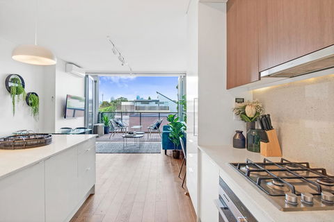 Large Light Luxe 3BDR 2BA Free Parking - Walk To Sydney Uni And RPA - Accommodation Main Beach 0