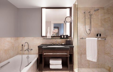 Four Seasons Hotel Sydney - Accommodation Main Beach 5