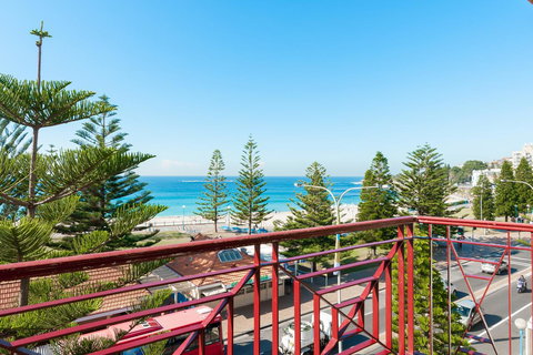 Mad Monkey Hostel Coogee Beach - Accommodation Main Beach 7