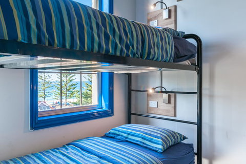 Mad Monkey Hostel Coogee Beach - Accommodation Main Beach 3