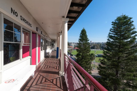 Mad Monkey Hostel Coogee Beach - Accommodation Main Beach 35