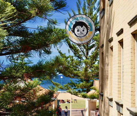Mad Monkey Hostel Coogee Beach - Accommodation Main Beach 9