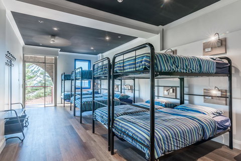 Mad Monkey Hostel Coogee Beach - Accommodation Main Beach 12