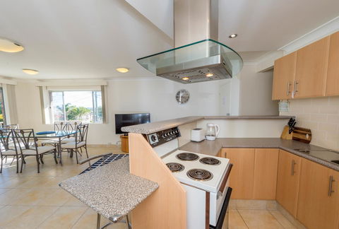 Ronald Avenue 1/65 - Shoal Bay - Accommodation Main Beach 6