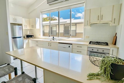 Hastings By The Sea - Accommodation Main Beach 8