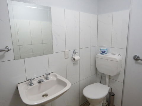 Newtown Cozy Stays - Accommodation Main Beach 3