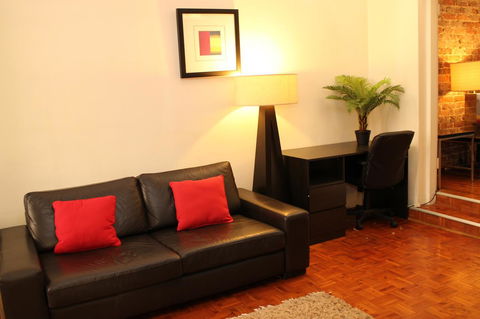 Newtown Cozy Stays - Accommodation Main Beach 12