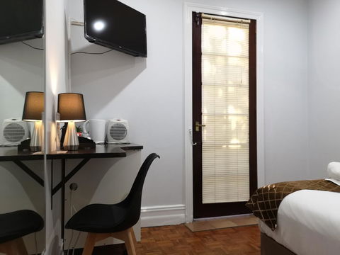Newtown Cozy Stays - Accommodation Main Beach 35