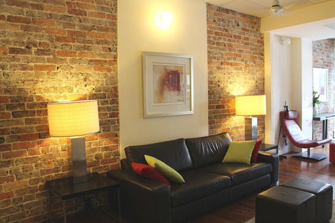 Newtown Cozy Stays - Accommodation Main Beach 13