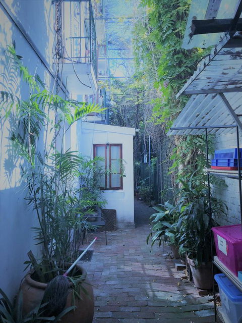 Newtown Cozy Stays - Accommodation Main Beach 11