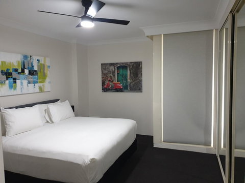 Liv Apartments Haymarket - Accommodation Main Beach 5