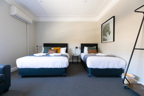 Horse And Jockey Hotel Homebush - Accommodation Main Beach 16