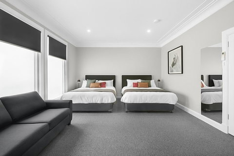 Horse And Jockey Hotel Homebush - Accommodation Main Beach 1