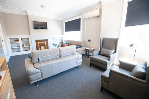 Horse And Jockey Hotel Homebush - Accommodation Main Beach 14