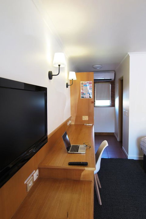 Summerhill Motor Inn - Accommodation Main Beach 11