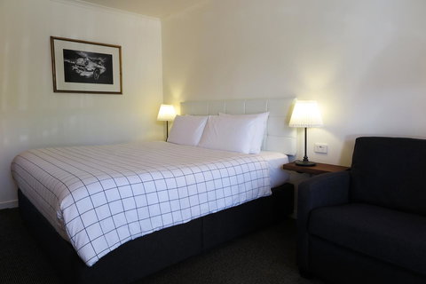 Summerhill Motor Inn - Accommodation Main Beach 1