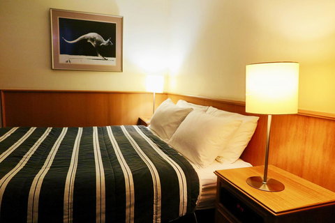Summerhill Motor Inn - Accommodation Main Beach 5