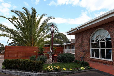 Summerhill Motor Inn - Accommodation Main Beach 29