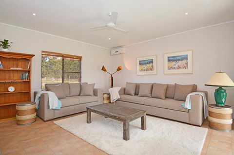 JE Guesthouse, Central To All The Hunter Valley Has To Offer - Accommodation Main Beach 2