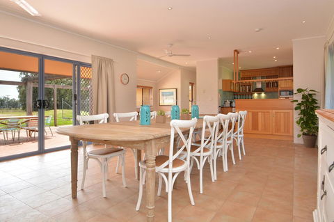 JE Guesthouse, Central To All The Hunter Valley Has To Offer - Accommodation Main Beach 0