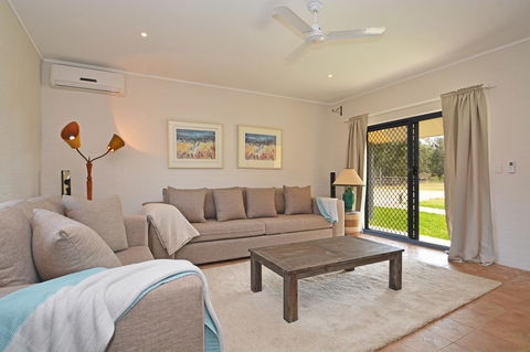 JE Guesthouse, Central To All The Hunter Valley Has To Offer - Accommodation Main Beach 1