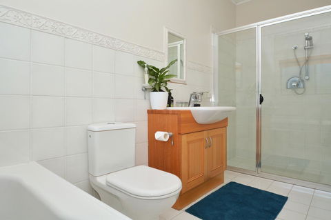 JE Guesthouse, Central To All The Hunter Valley Has To Offer - Accommodation Main Beach 22