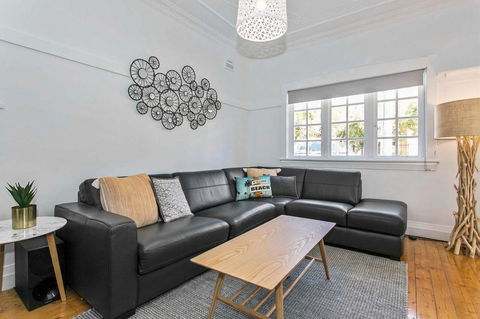 Seaspray - Manly Beach Apartment Close To The Sand - Accommodation Main Beach 5