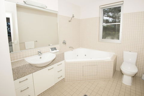 Grandview Apartments - Accommodation Main Beach 37