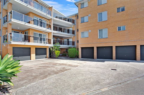 Victoria Parade, Kiah, Unit 10, 53 - Accommodation Main Beach 12