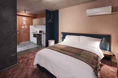 The Collectionist Newtown - Accommodation Main Beach 25