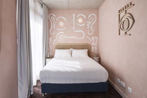 The Collectionist Newtown - Accommodation Main Beach 23