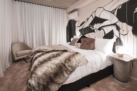 The Collectionist Newtown - Accommodation Main Beach 9