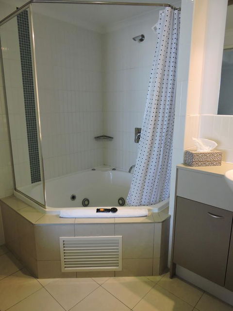 BASE Holidays - Ettalong Beach Premium Apartments - Accommodation Main Beach 16