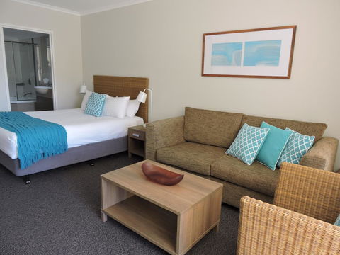 BASE Holidays - Ettalong Beach Premium Apartments - Accommodation Main Beach 13