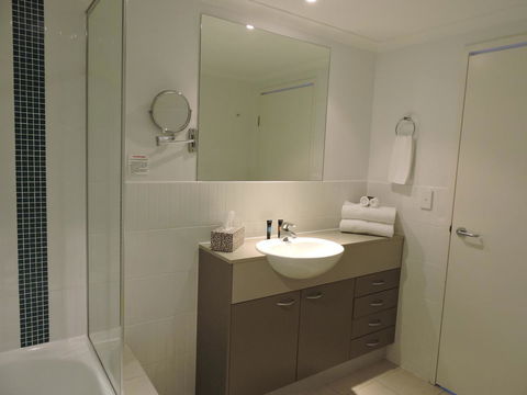 BASE Holidays - Ettalong Beach Premium Apartments - Accommodation Main Beach 6