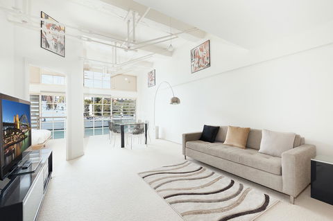 Waterfront Apartment On Sydney Harbour - Accommodation Main Beach 6