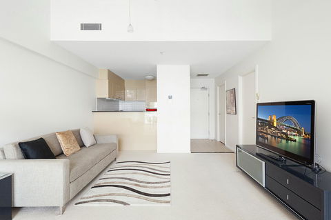 Waterfront Apartment On Sydney Harbour - Accommodation Main Beach 7