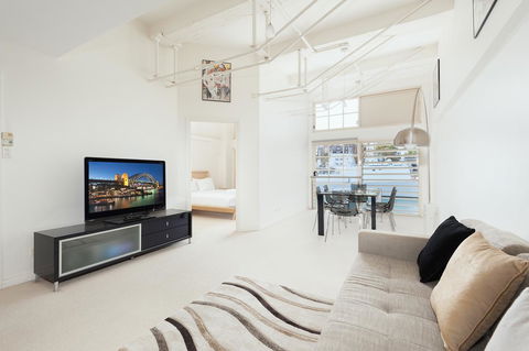 Waterfront Apartment On Sydney Harbour - Accommodation Main Beach 1