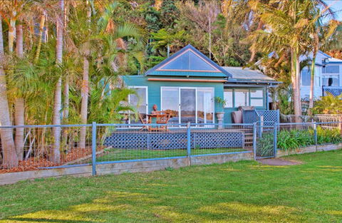 Swan Bay Hideaway - Accommodation Main Beach 0
