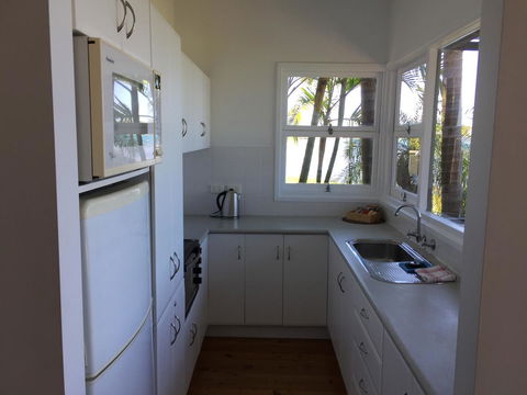 Swan Bay Hideaway - Accommodation Main Beach 4