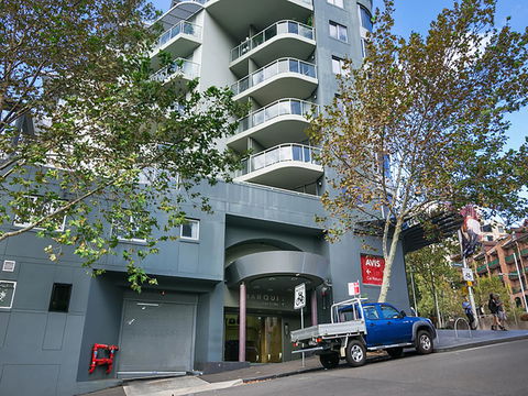 Lower Bridge And Sails - Executive 2BR Darlinghurst Apartment With Balcony And Rooftop Views - Accommodation Main Beach 14