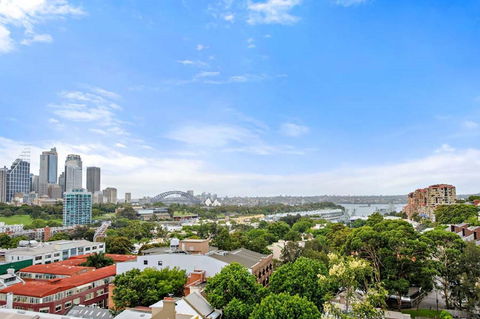 Lower Bridge And Sails - Executive 2BR Darlinghurst Apartment With Balcony And Rooftop Views - Accommodation Main Beach 13