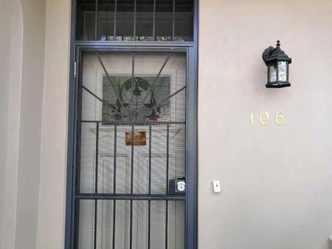 Cozy 5 Bed House In Sydney - Accommodation Main Beach 9
